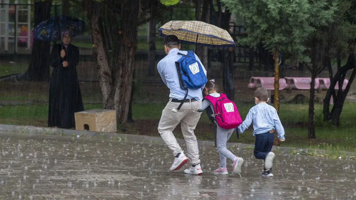 İstanbul'da Okullar 16 Ekim'de Tatil Edildi