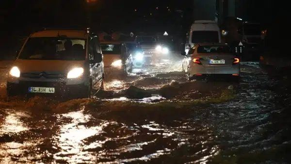 İstanbul'da sağanak sonrası 8 bin 515 ihbar yapıldı, 595 kişi kurtarıldı