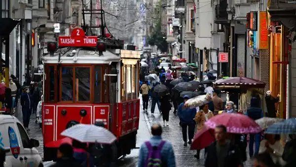 İstanbul'da Yağışlı Hava Etkisini Sürdürecek