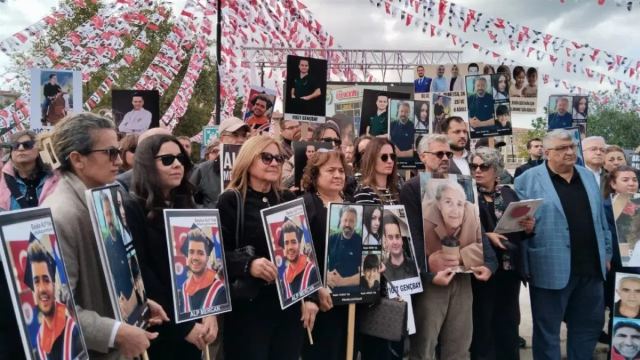 Anıtpark'ta Adalet Nöbeti: Grand Kartal Yangınında 78 Sandalye