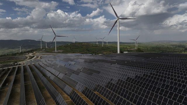 YEKA projeleriyle rüzgar ve güneş enerjisine 2 milyar dolar yatırım bekleniyor