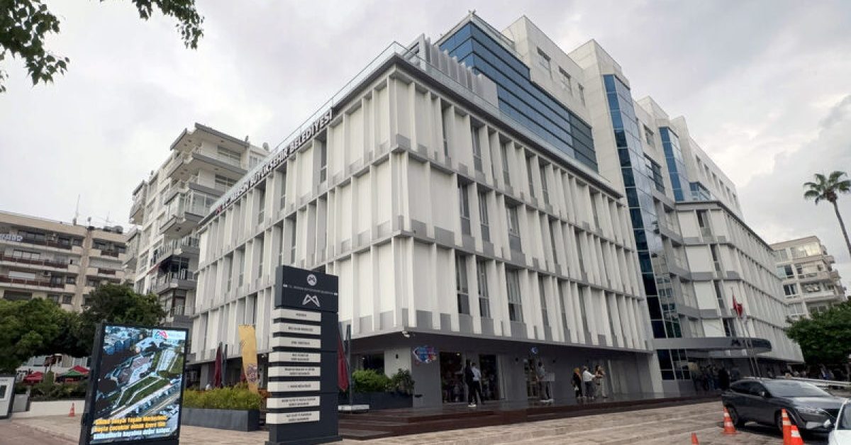 Mersin Büyükşehir Belediyesi'nde İhale ve Ödeme İddiaları İnceleniyor