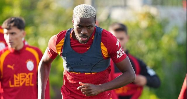 Galatasaray'da Victor Osimhen Takımla Çalışmalara Başladı