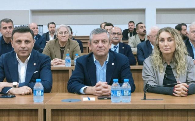 İmamoğlu Duruşmasında Özgür Özel ve Siyasetçiler Yer Aldı