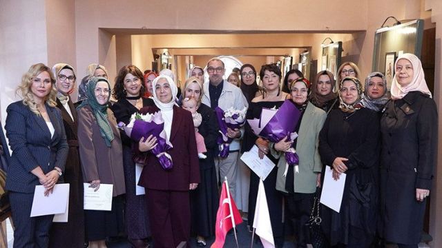 Çınar Resim Atölyeleri Sergisi Üsküdar'da açıldı