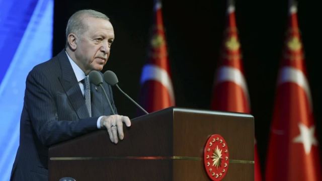 Cumhurbaşkanı Erdoğan, İstanbul'da 38 bin sağlık personeli alımını açıkladı