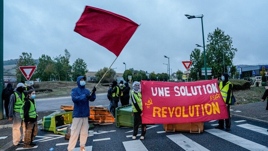 Fransa'da Sarı Yelekliler Eylemlerine Liseliler ve Çiftçiler Destek Verdi
