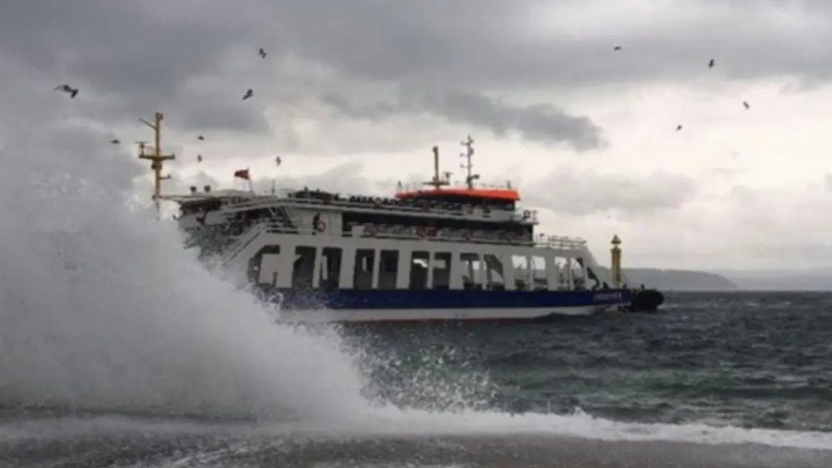 İDO, İstanbul'daki olumsuz hava nedeniyle seferleri iptal etti