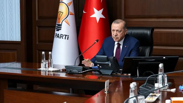 Erdoğan'dan AKP MYK'de Fon Krizi Değerlendirmesi
