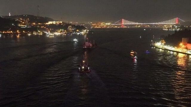 İstanbul Boğazı'nda gemi trafiği yeniden açıldı