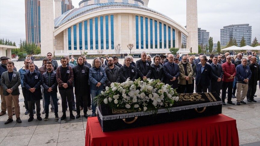 Alpay, İstanbul'da son yolculuğuna uğurlandı