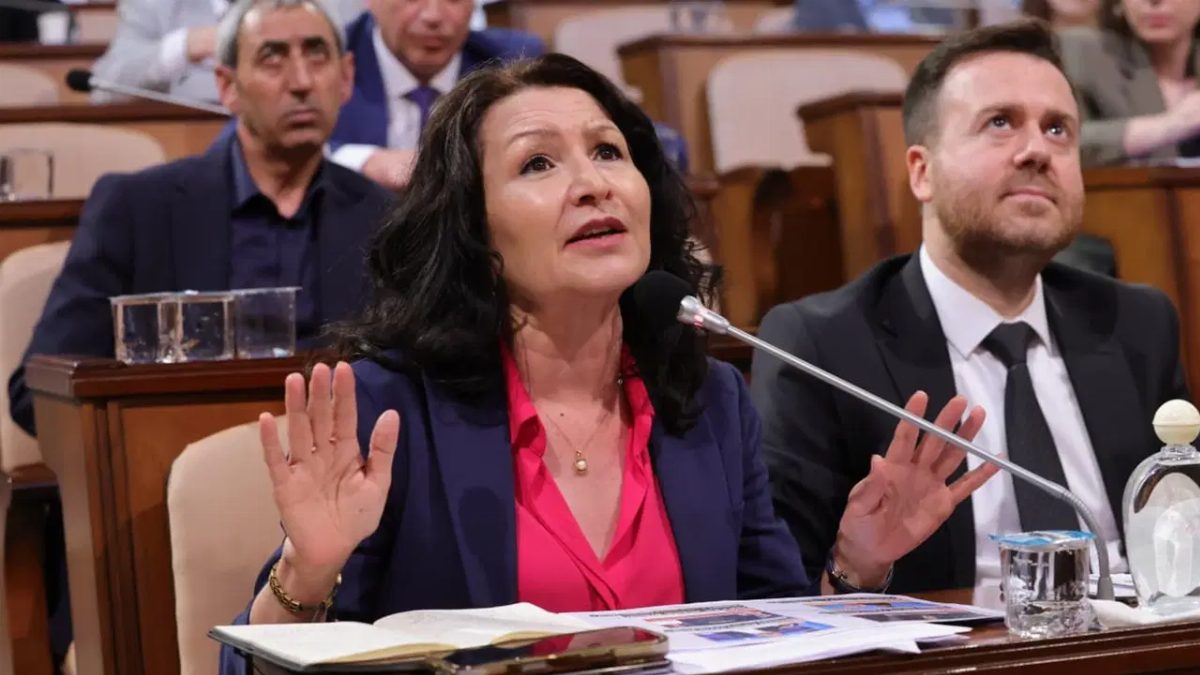 Butlan CHP'si İBB Meclis Üyesi İnanlı'yı ihraç etti