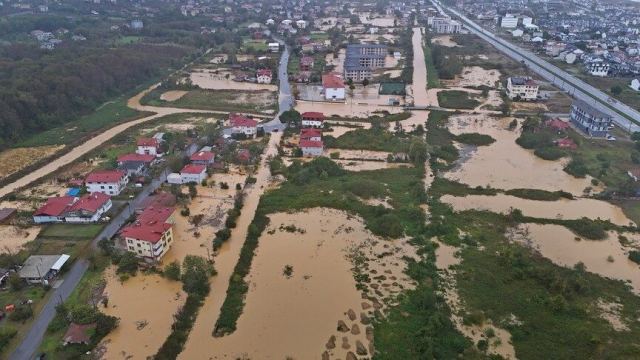 Sakarya'da selden etkilenen hanelere 10 bin lira desteği verilecek