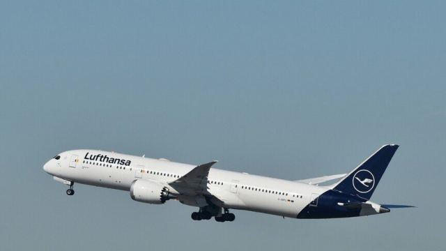 Lufthansa, Frankfurt uçuşlarında fazla yakıt taşınmasını istedi