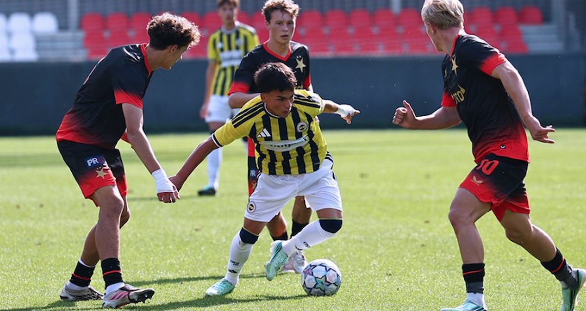 Fenerbahçe U19, Slavia Prag'a Yenilerek Üstünlüğünü Kaybetti