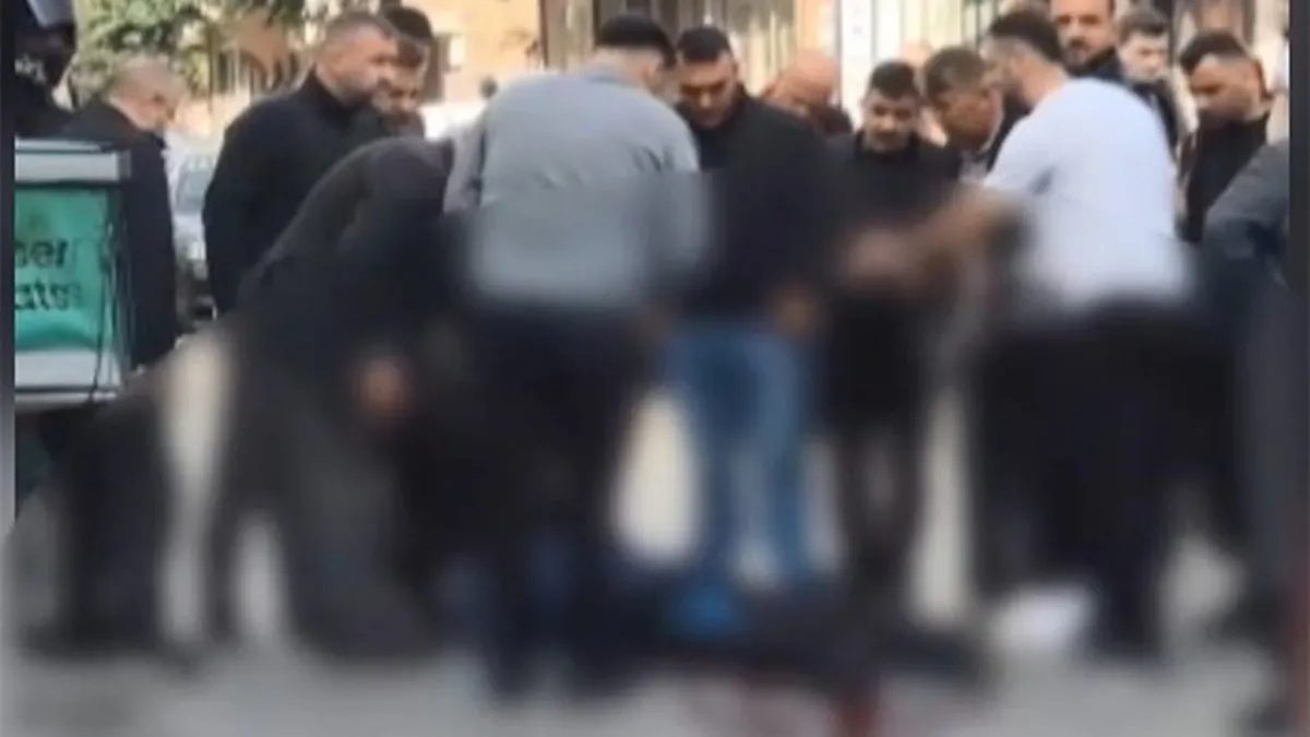 Bayrampaşa'da Eşine Ürün Satan Kasap Bıçaklandı