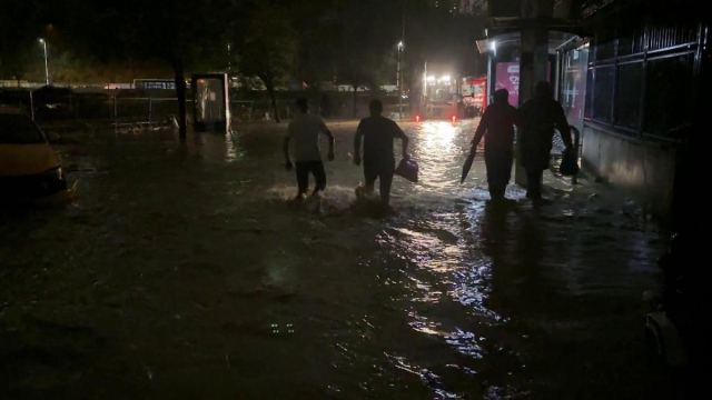 Ayazağa'da Su Baskınları ve Elektrik Kesintileri Yaşandı