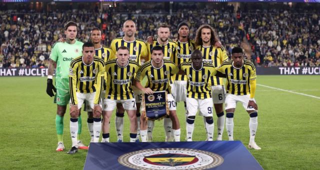 Fenerbahçe, Slavia Prag ile 2-2 berabere kalarak galibiyeti kaçırdı