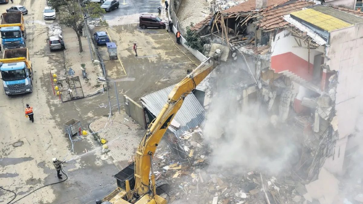 İstanbul Valisi Davut Gül: Ayazağa'da yapılar yıkılıyor