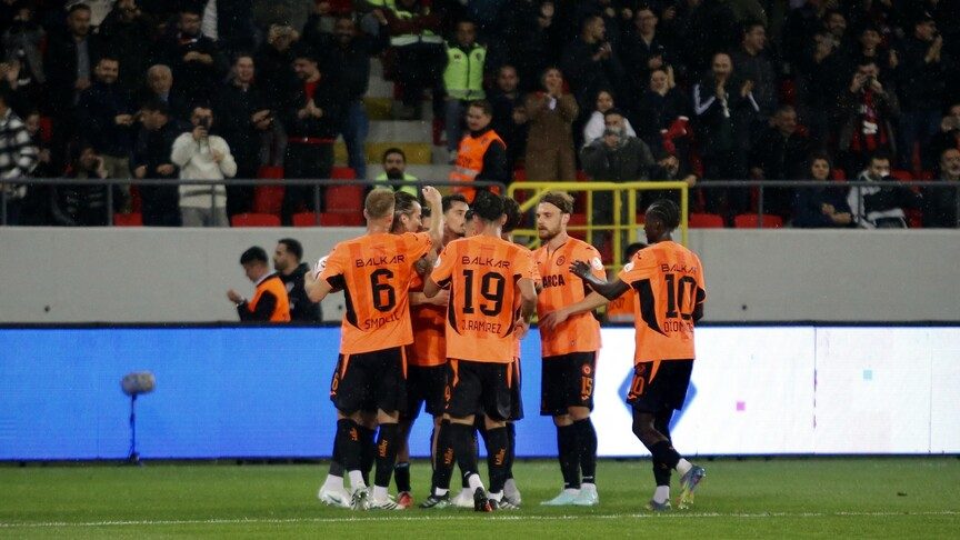 Çorum FK, Çaykur Rizespor'u 2-1 ile geçti