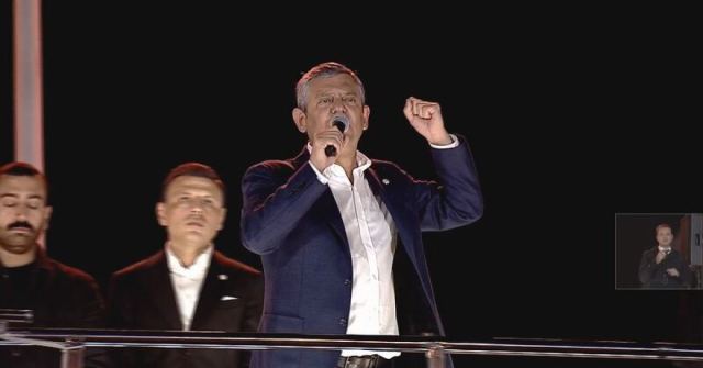 Özgür Özel, Zeytinburnu'nda Halk TV Mitinginde Konuştu