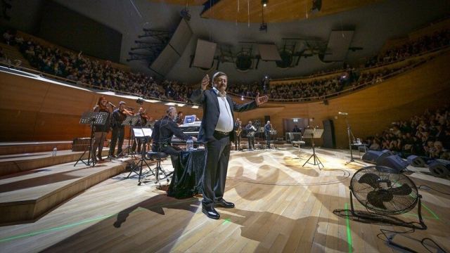 Selami Şahin, CSO Ada Ankara'da 60 Yıllık Şarkılarıyla Sahne Aldı