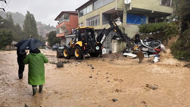 Zonguldak, Bartın ve Sakarya'da sağanak yağış etkili oldu