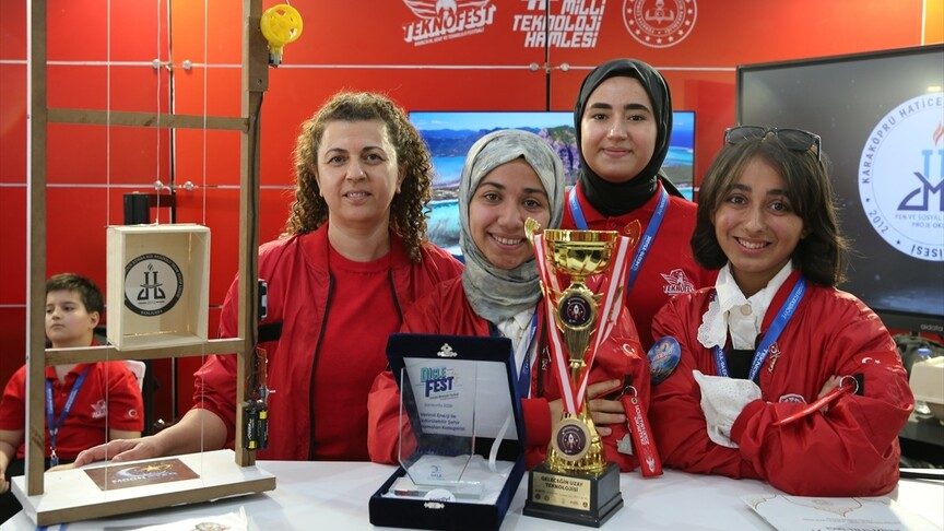Karaköprü Lisesi Öğrencileri Asansör Projesiyle Ödül Kazandı