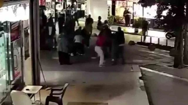 Gölcük'te Anne ve Kızı Cadde Ortasında Darp Edildi