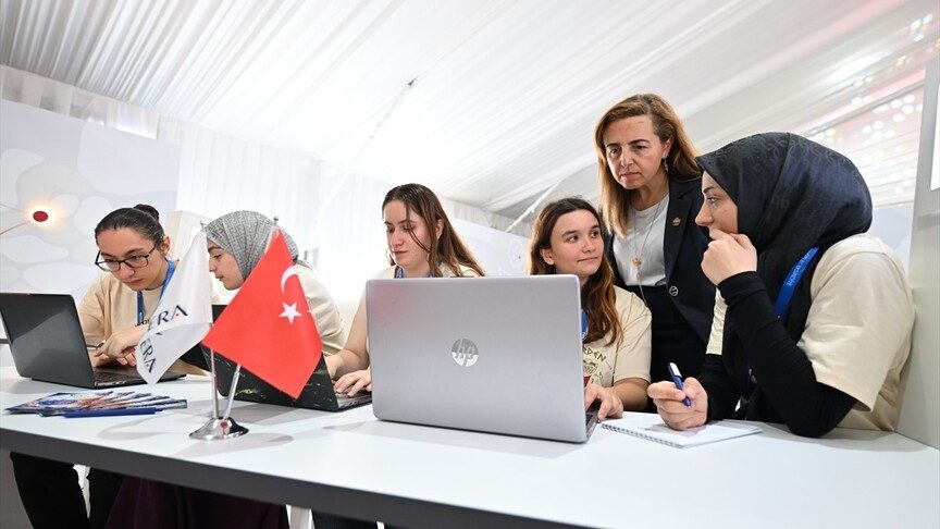 İstanbul Üniversitesi-Cerrahpaşa Takımı TEKNOFEST'te Birinci Oldu