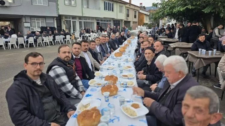 Bursa'da Hayır Yemeğinde Tavuklu Pilav 53 Kişiyi Hastanelik Etti