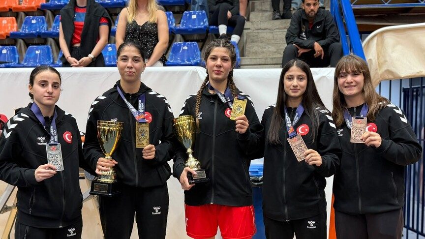 Milli Sporcular Avrupa Boks Şampiyonası'nı 6 Madalyayla Tamamladı