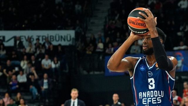 Anadolu Efes, Zalgiris Kaunas'a Konuk Oluyor
