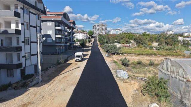 Alanya Payallar Mahallesi'nde 3,5 kilometre sıcak asfalt çalışması