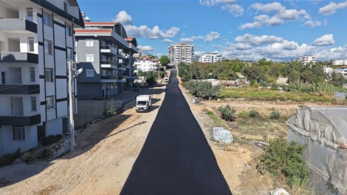 Alanya Payallar Mahallesi'nde 3,5 kilometre sıcak asfalt çalışması