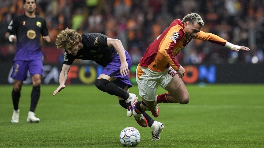 Galatasaray, Şampiyonlar Ligi'nde Barcelona'ya 4-1 mağlup oldu