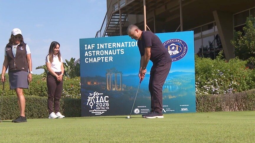 Astronotlar Antalya'nın Belek'inde Golf Oynadı