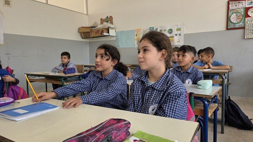 Lübnan'daki Öğrenciler, Saldırı Sesleri Arasında Okula Devam Ediyor