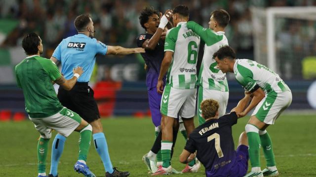 Real Betis - Barcelona maçında Lamine Yamal'a kafa atıldı