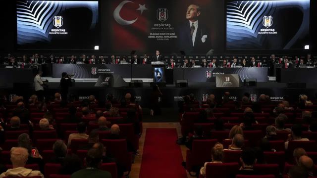Beşiktaş Genel Kurulu'nda ihraç oylaması sırasında gerginlik yaşandı