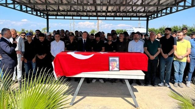 KKTC'de batan gemide yaşamını yitirenlerin cenazeleri defnedildi