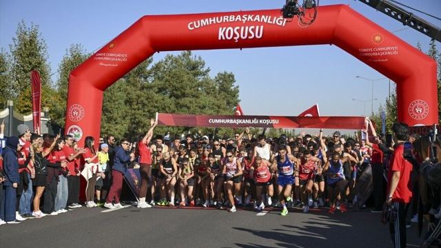 Cumhurbaşkanlığı Yarı Maratonu Ankara'da başladı