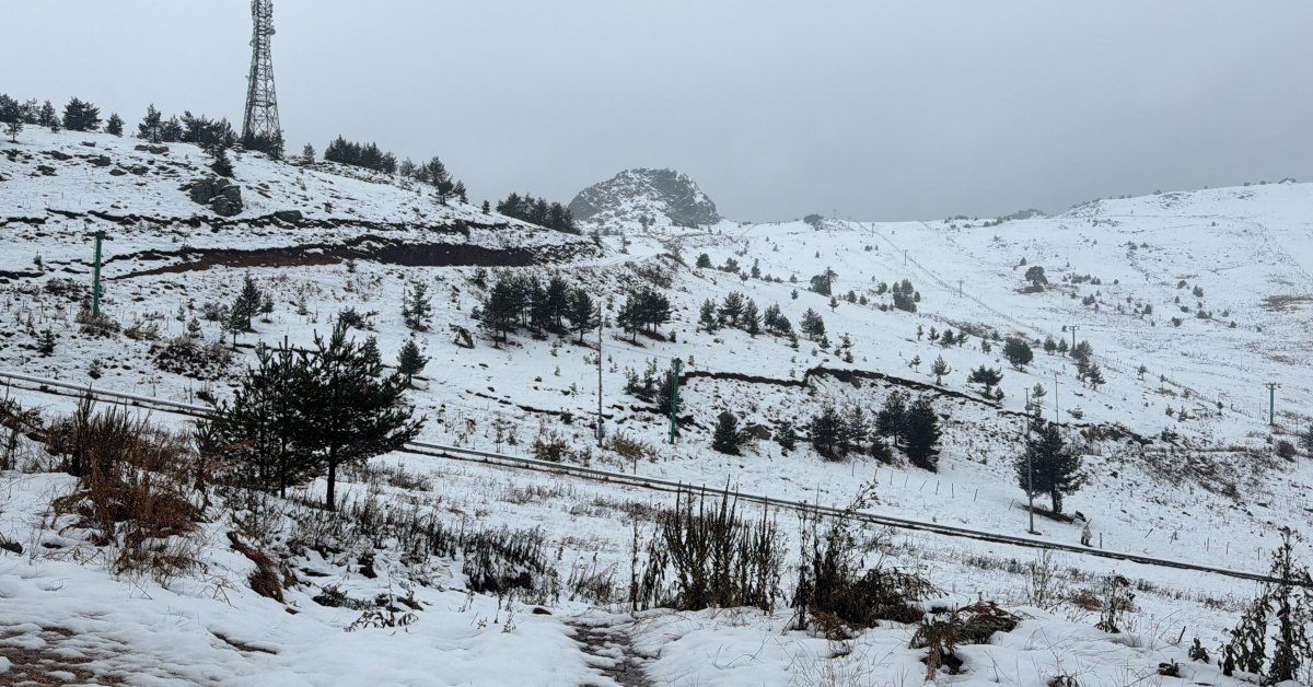 Bolu ve Manisa'nın Yüksek Kesimlerine Kar Yağdı