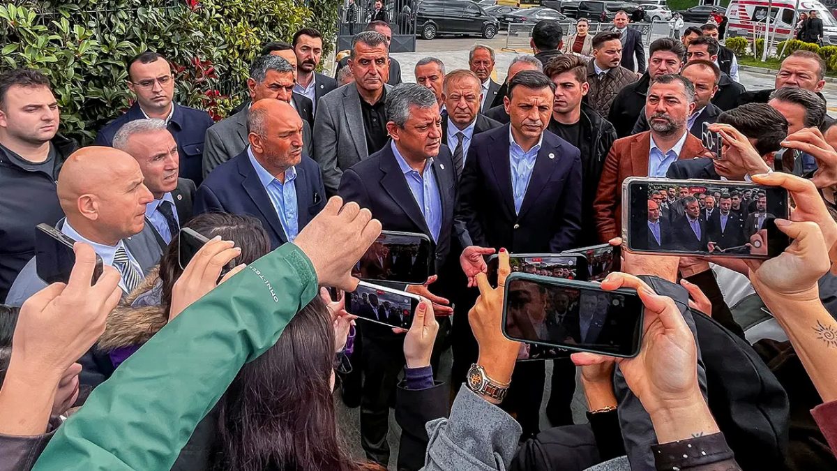 Özgür Özel Silivri'de Halk TV'ye Kayyım Atanmasına Tepki Gösterdi