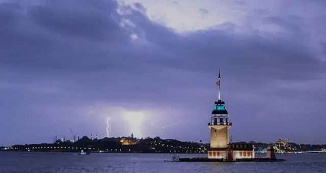 İstanbul'da fırtına ve yağış uyarısı başlıyor