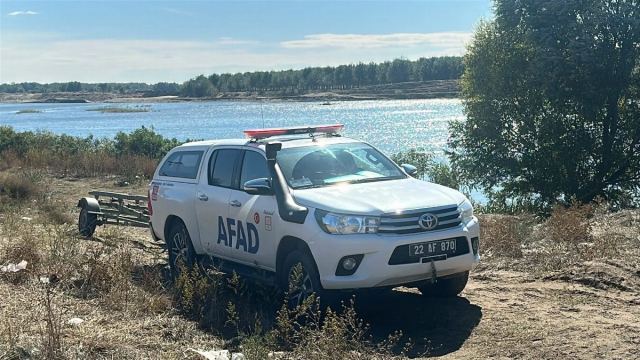 Meriç'te göçmen botu battı, 11 yaşındaki çocuk hayatını kaybetti