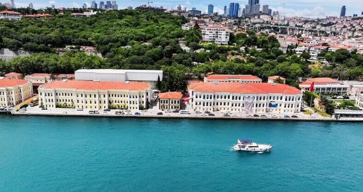 İstanbul Erkek Lisesi ve Kabataş, LGS'de 500 Puanla Zirvede