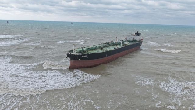 Sarıyer'de BANDA isimli tanker karaya oturdu