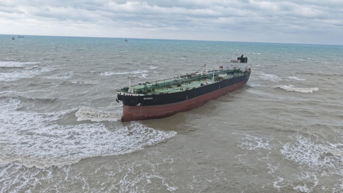 Sarıyer'de BANDA isimli tanker karaya oturdu