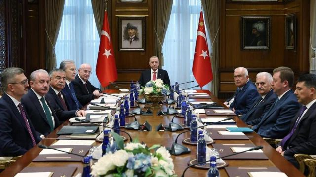 Cumhurbaşkanı Erdoğan YİK toplantısını Külliye'de gerçekleştirdi